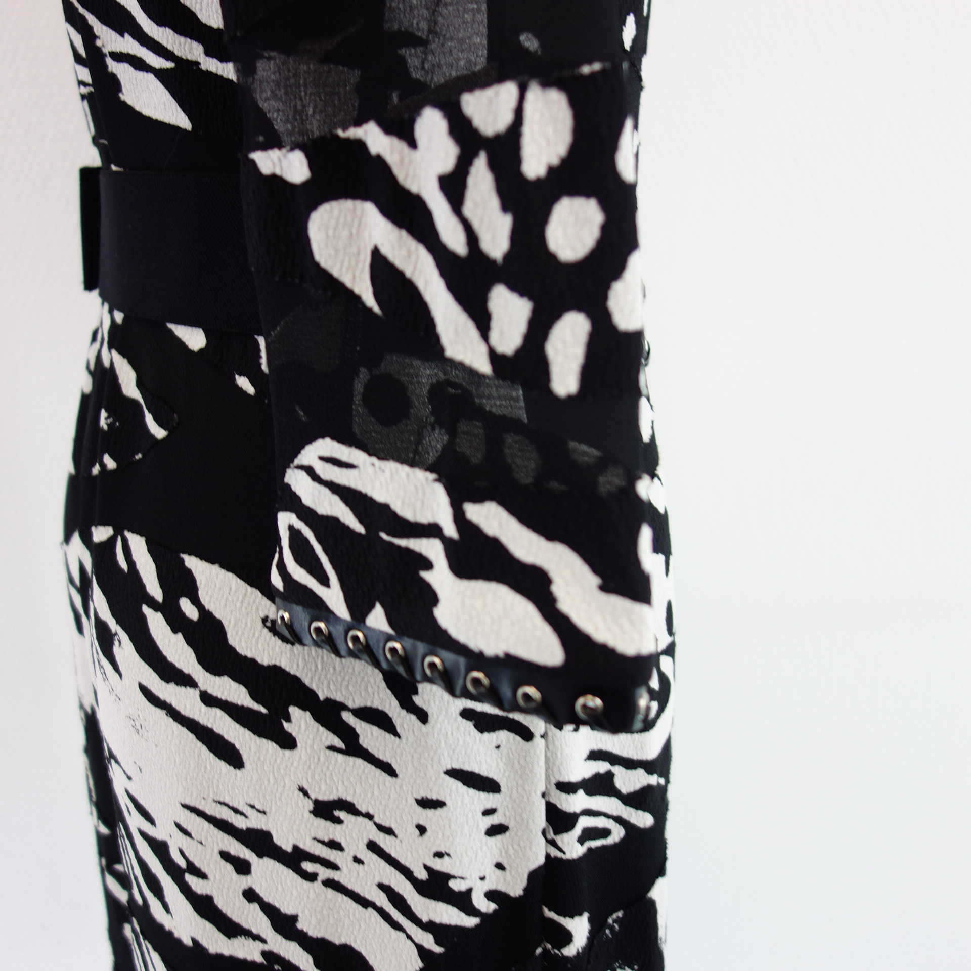 ANA ALCAZAR Damen Kleid Bleistiftkleid Schwarz Weiß mit Gürtel Langarm 