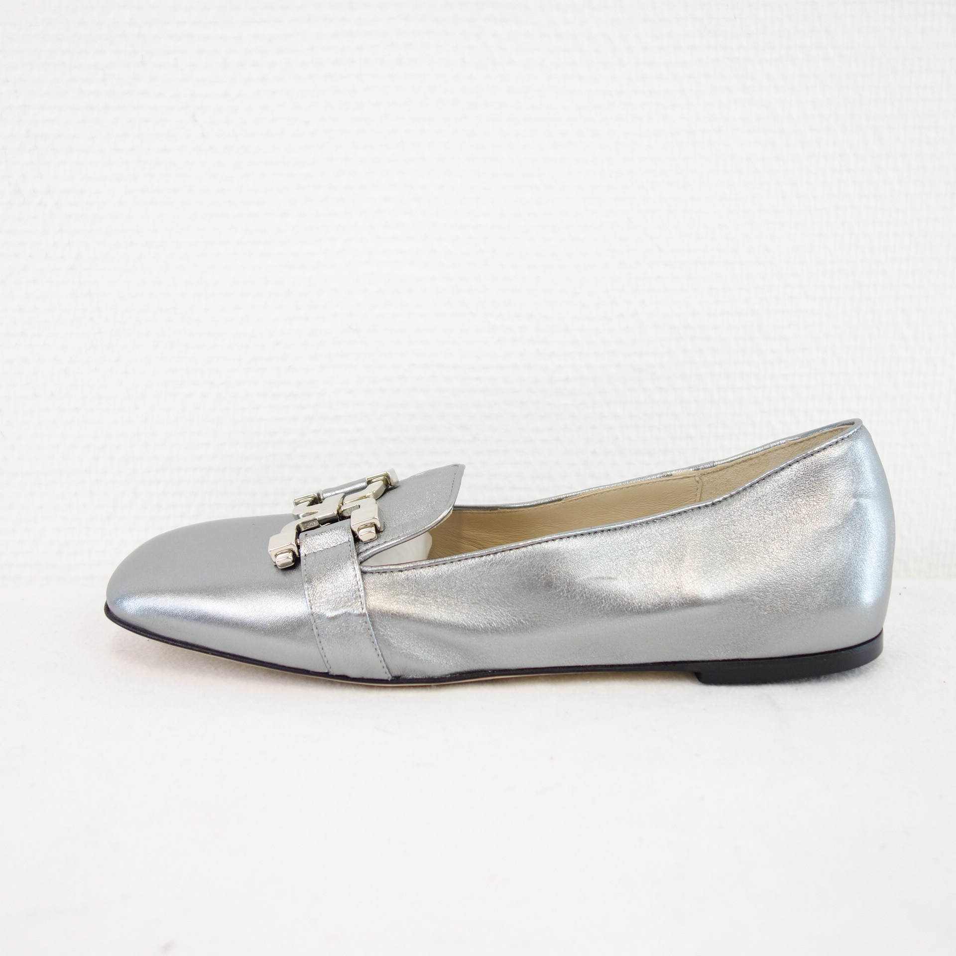 Damen Schuhe Flache Schuhe Mokassins und Slipper Lemaire Leder Loafers Sue aus Leder in Grau 