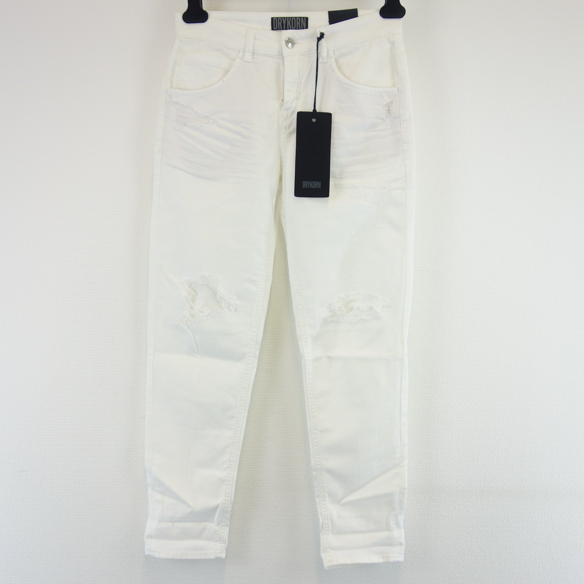 DRYKORN Jeans Modell LIKE Tapered Fit Cropped Destroyed