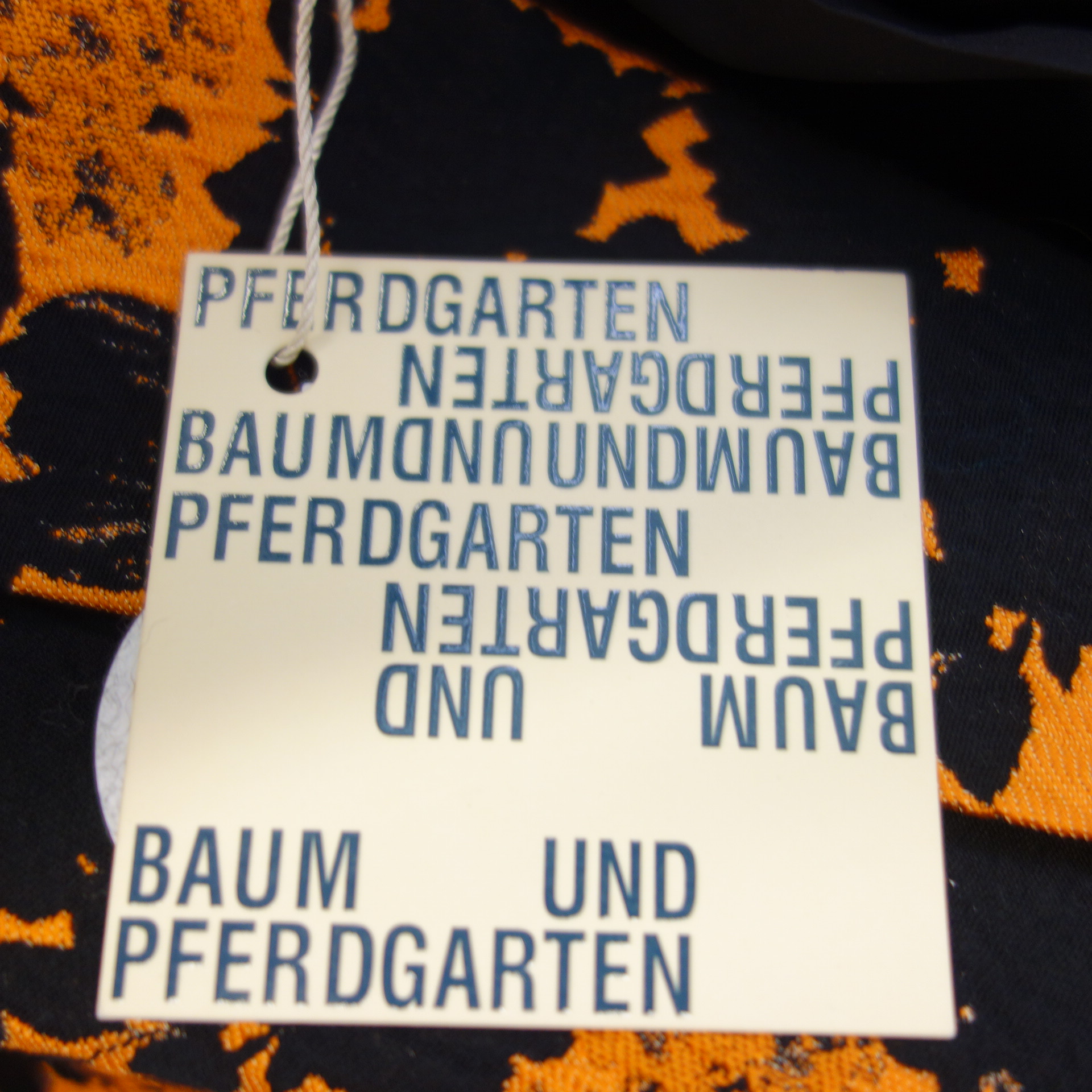 BAUM UND PFERDGARTEN Blazer Jacke Orange Schwarz Blumen Modell BIA
