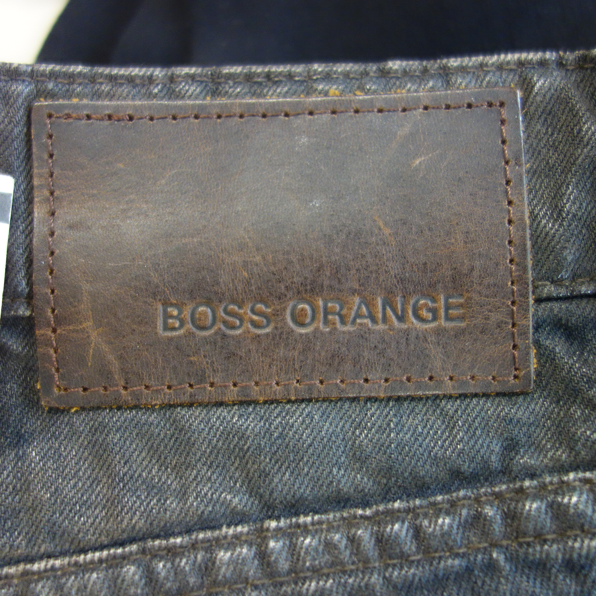HUGO BOSS Herren Jeans Hose Jeanshose Coating Braun Oslo Slim Fit Lederlook